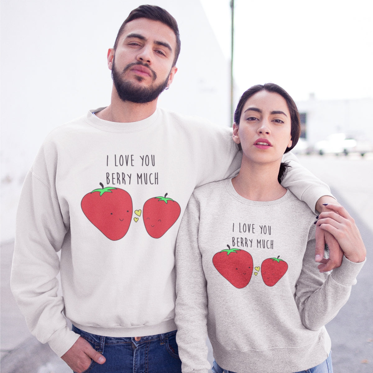 Valged kapuutsita dressipluusid paaridele „Berry“